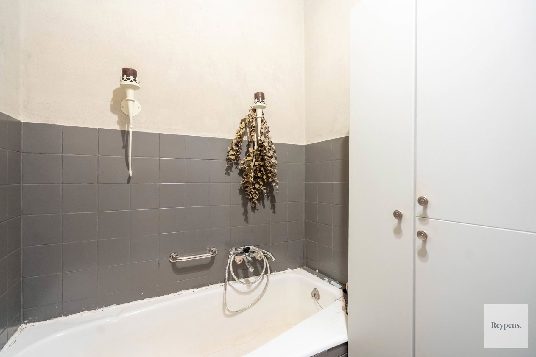 Op te frissen woning in een rustige wijk foto 10