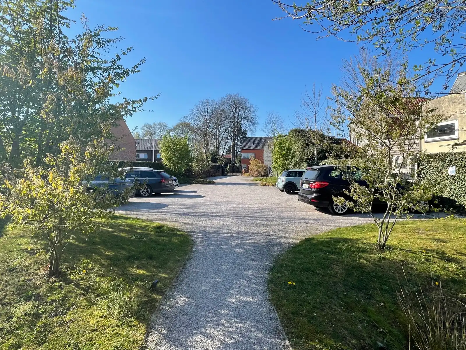 Instapklaar tweeslaapkamer appartement met ruim terras foto 12