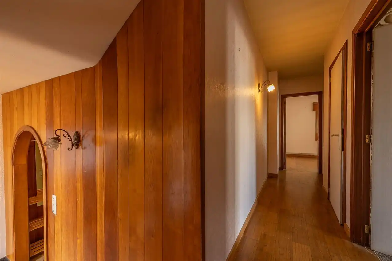 Te renoveren splitlevel woning in doodlopende straat foto 16