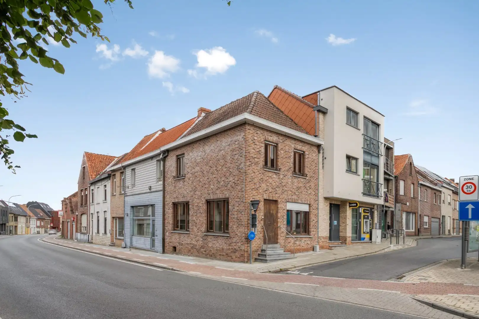 Woning in centrum Rekkem! foto {{pictureIndex}}