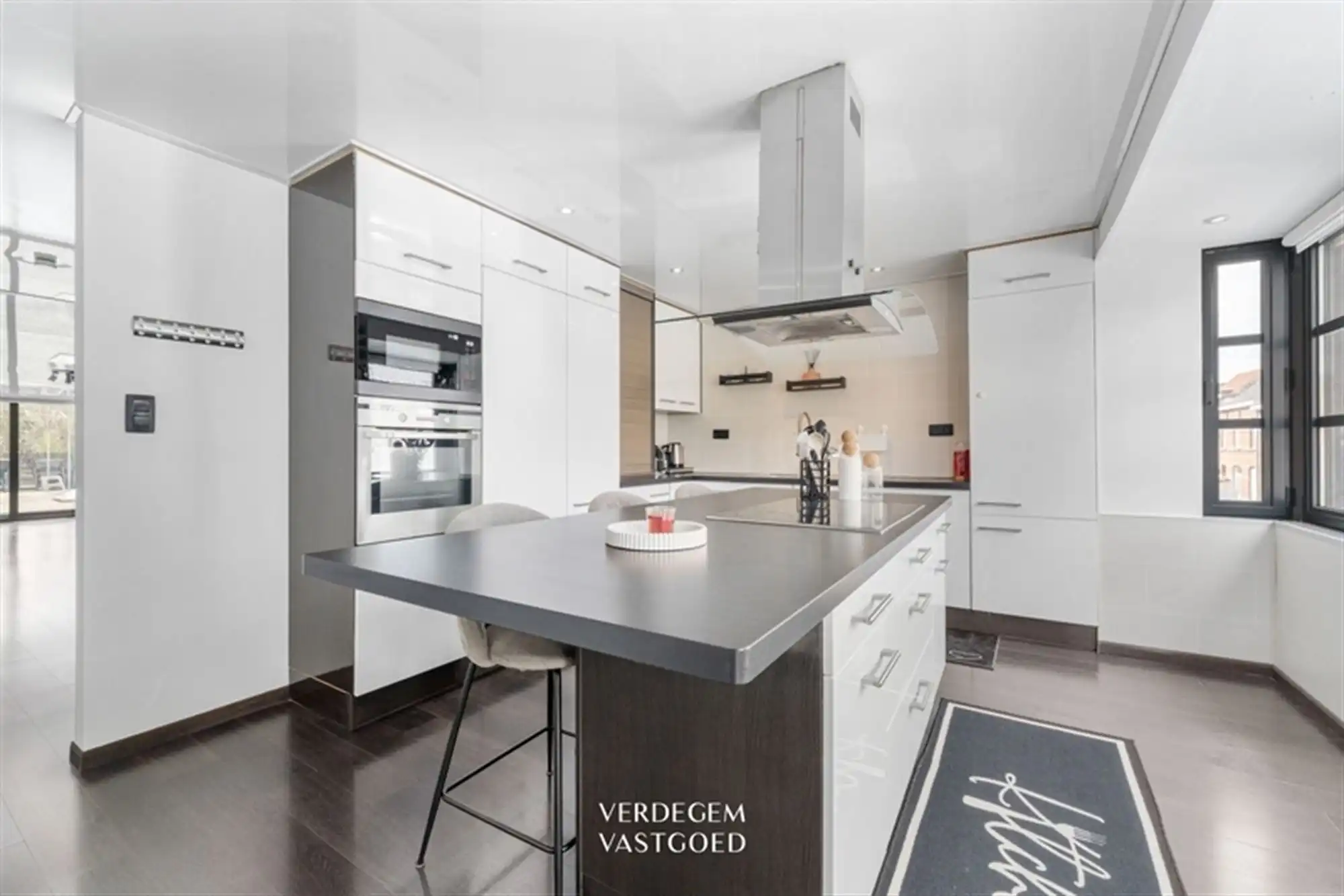 Handelsruimte of atelier met mooi woongedeelte in hartje Zelzate foto 3