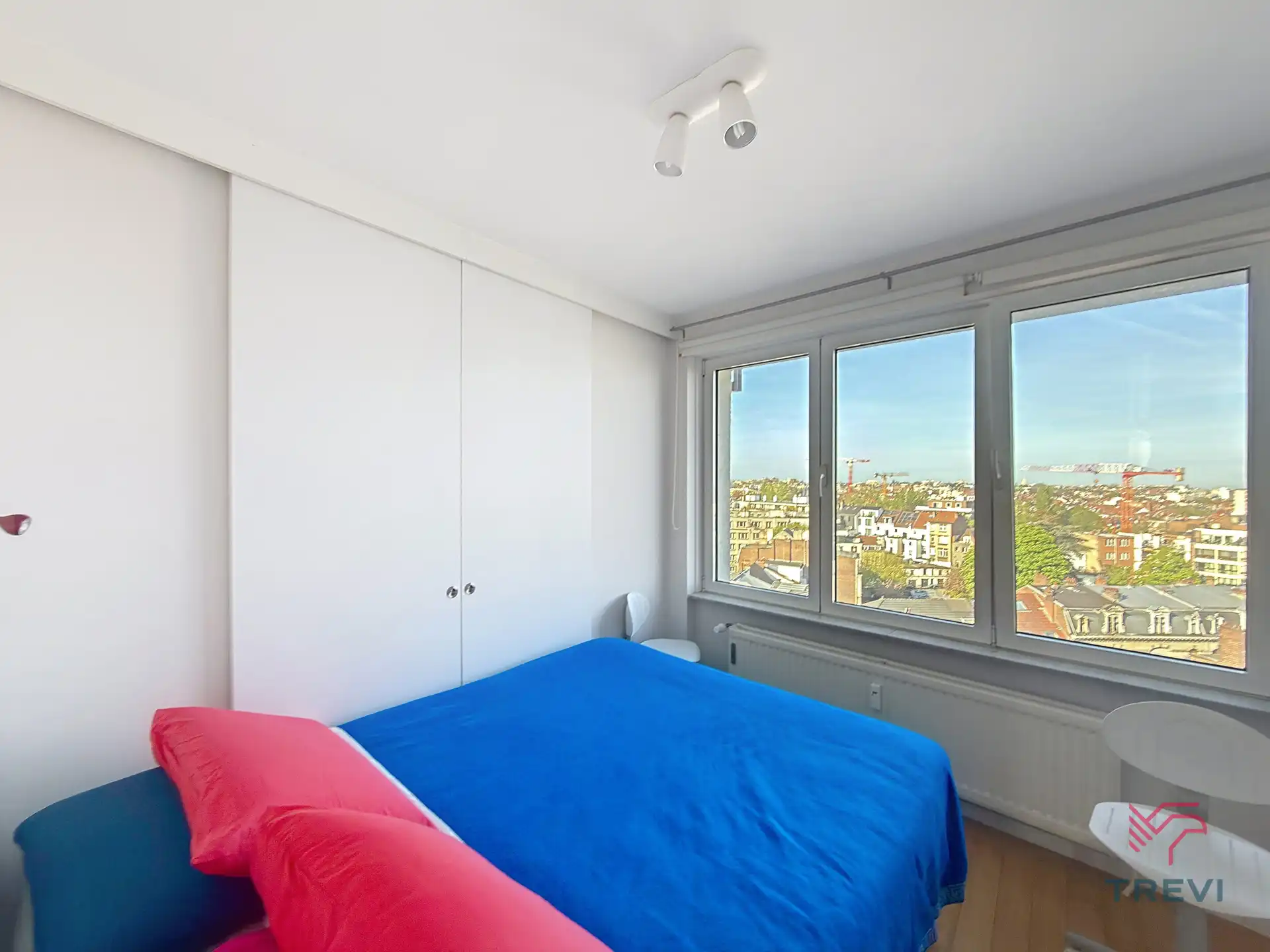 Prachtig appartement met 2 slaapkamers op de Louizalaan ! foto 8