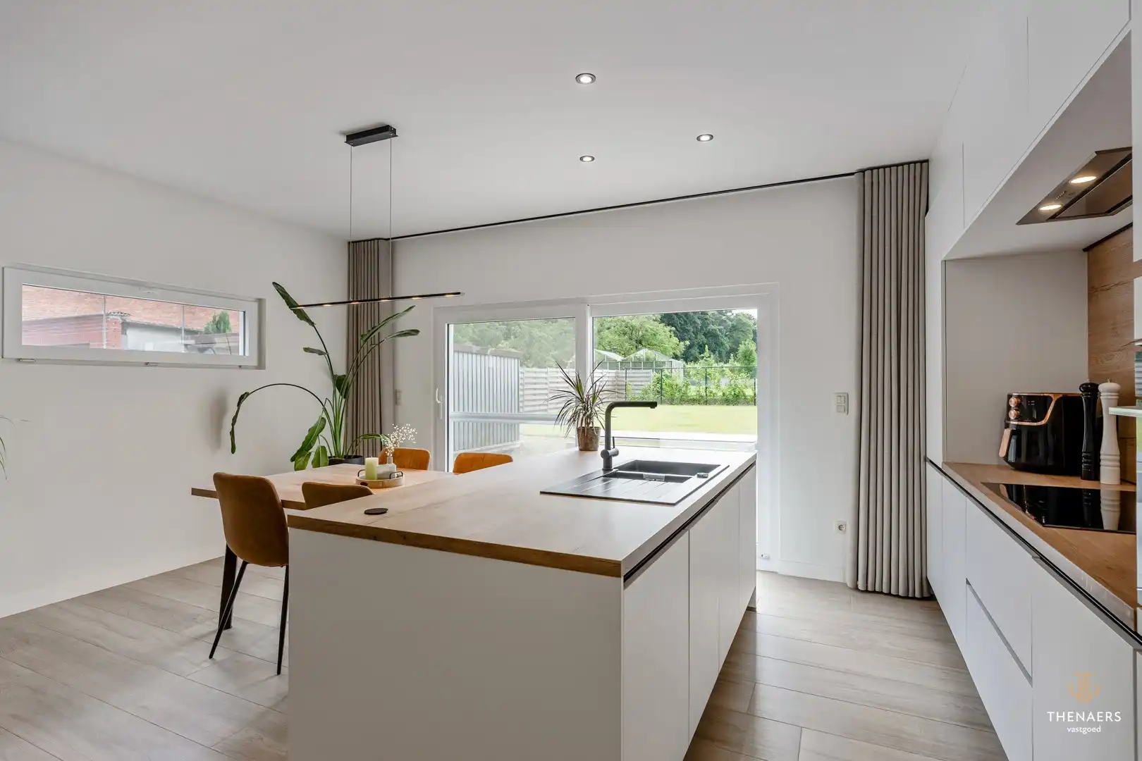 Instapklare woning met 4 slaapkamers op een rustige ligging nabij het kasteel van Duras. foto 11