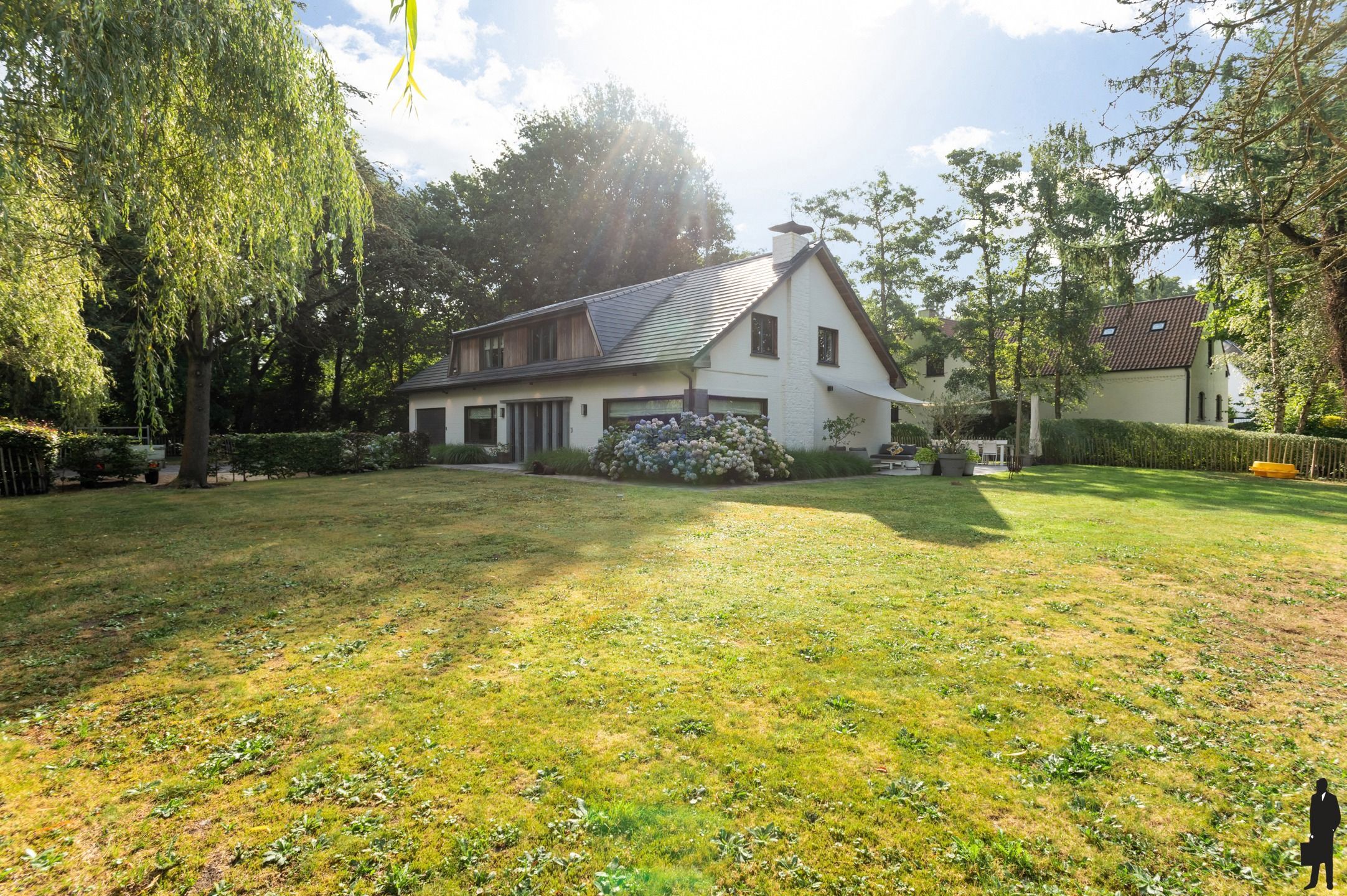 Stijlvolle gezinswoning op perceel van 2.165 m² in residentiële wijk Den Drijhoek foto 2