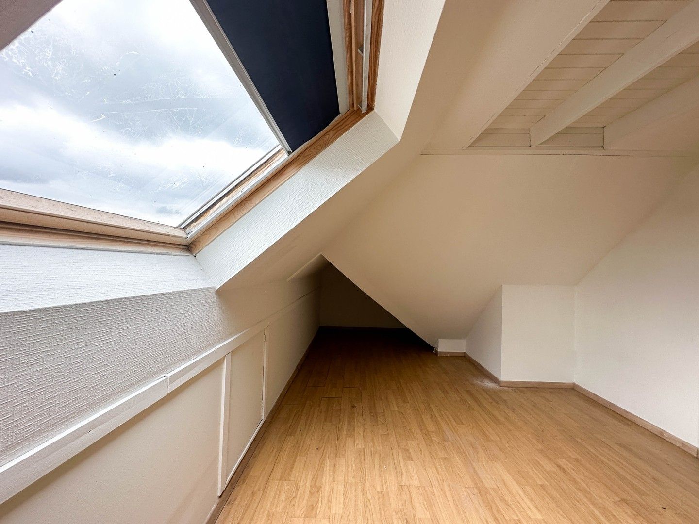 Instapklaar duplex-appartement met twee slaapkamers te Ardooie! foto 7