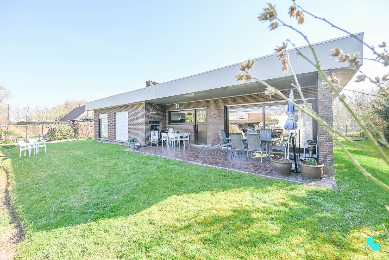 Charmante bungalow met landelijk uitzicht in Moen foto 28