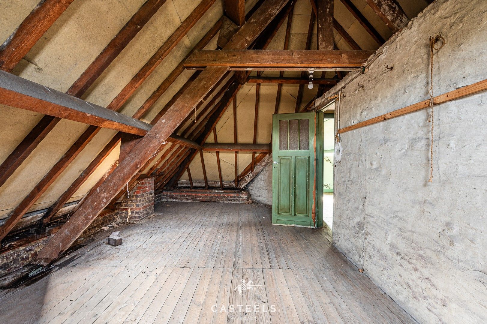 Ruime, te renoveren woning te koop in Gent foto 20