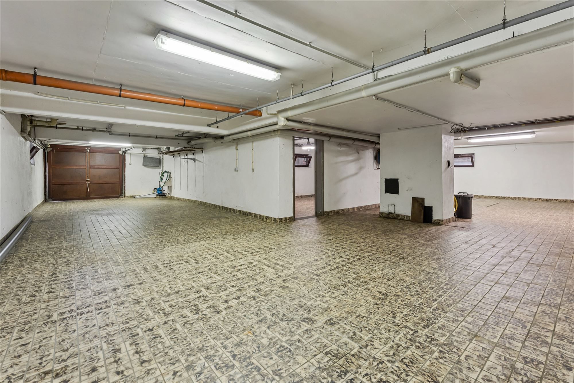 RUIME WONING (CA 250M2) VOLLEDIG ONDERKELDERD MET WERKHUIS VAN 130M2 foto 21
