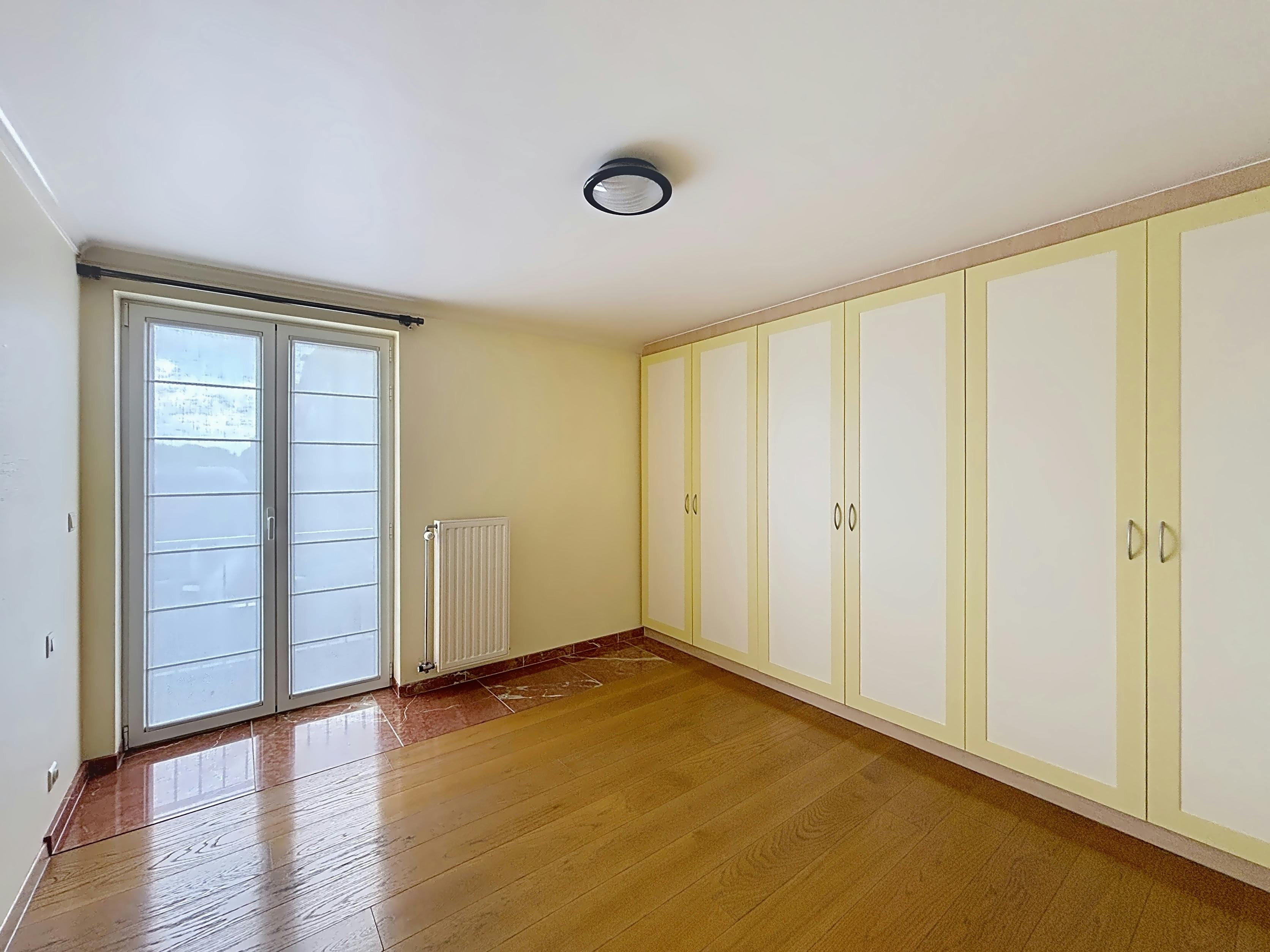 Instapklaar appartement met 3 slaapkamers en garagebox op de markt van Eeklo foto 8