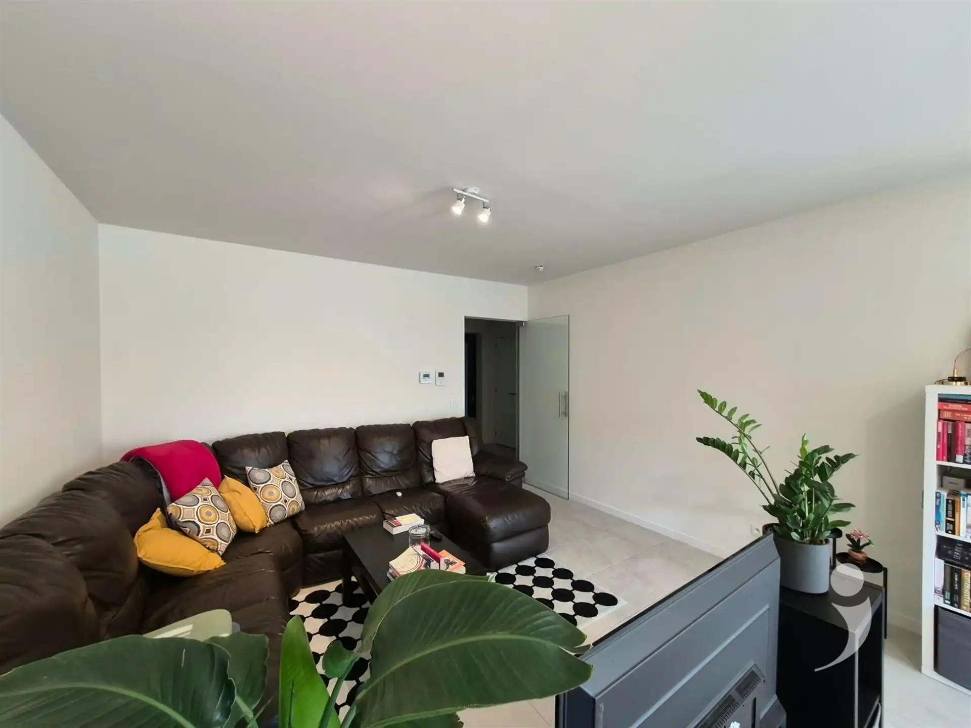 Recent gelijkvloers appartement met staanplaats voor de wagen foto 11
