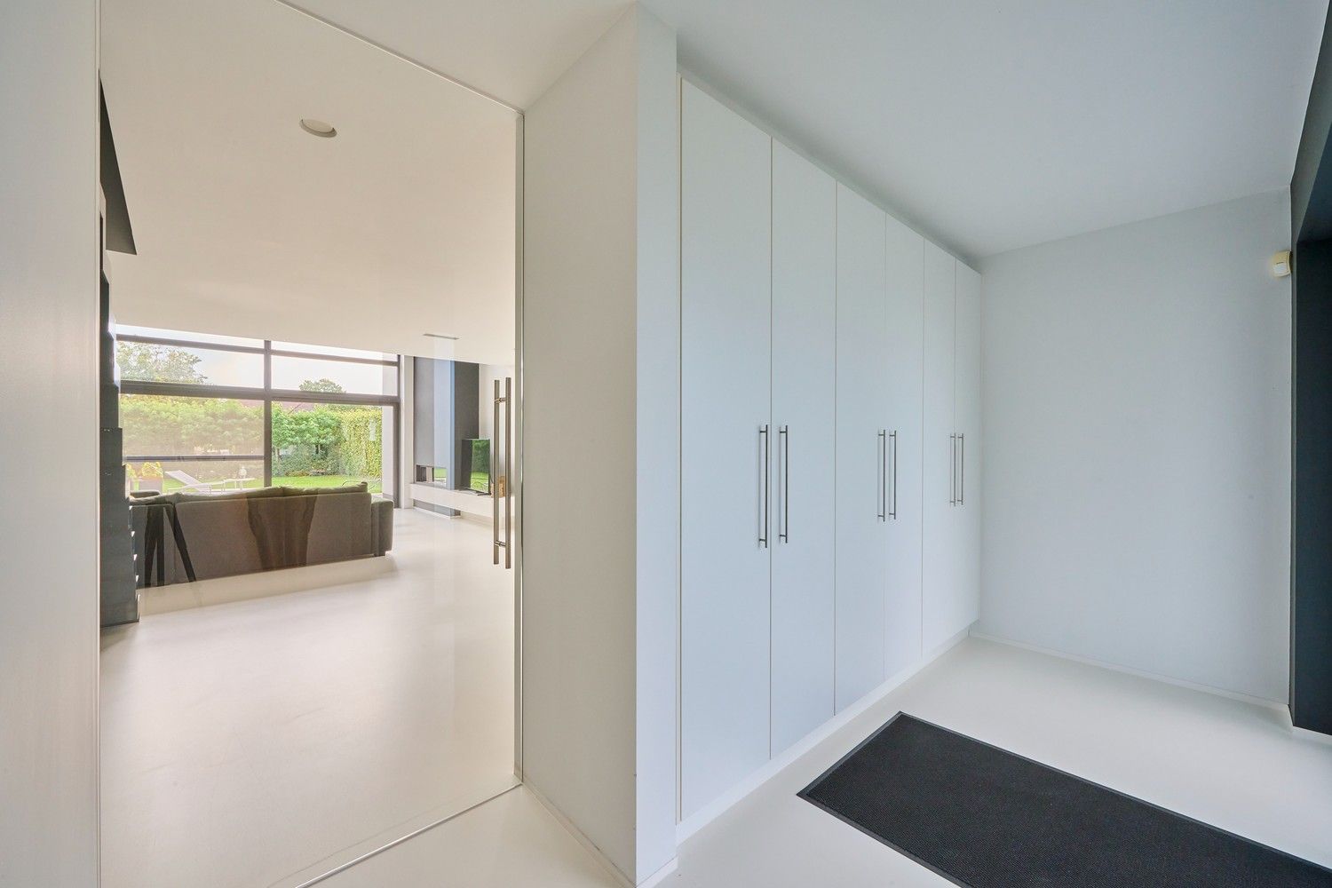 Wonen in pure architectuur - designvilla met super-de-luxe afwerking op fraai gelegen perceel foto 10