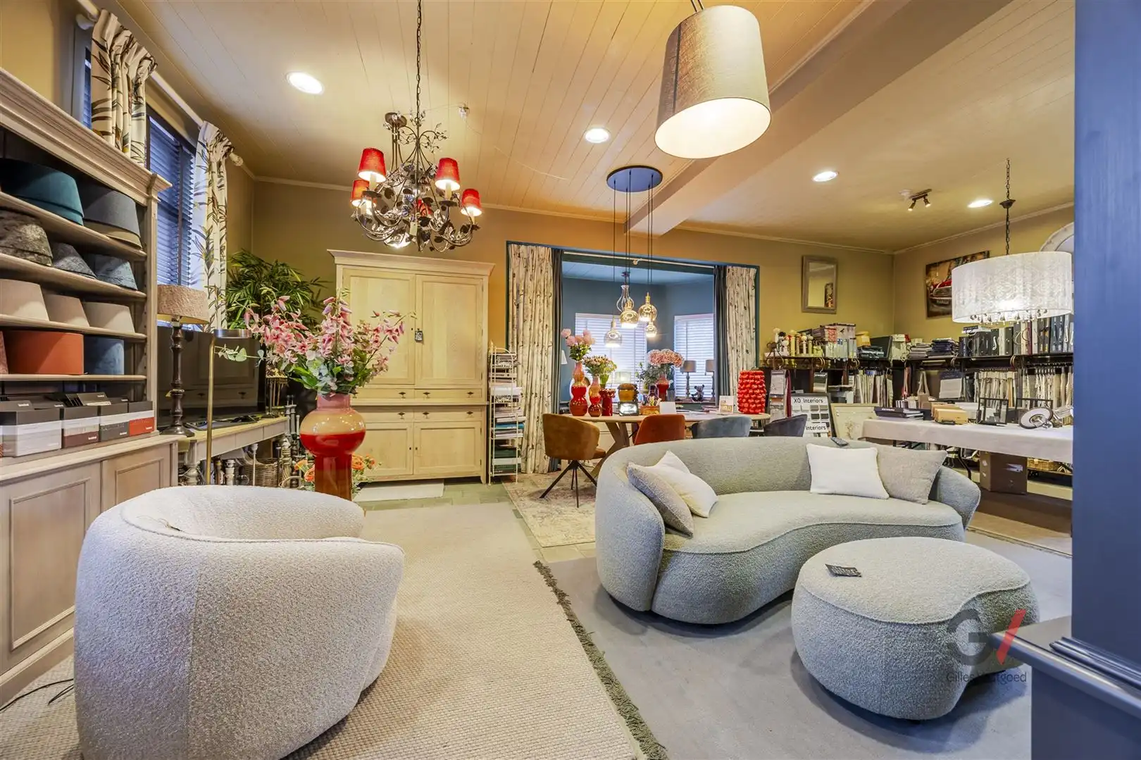 Commercieel gebouw op toplocatie foto 3