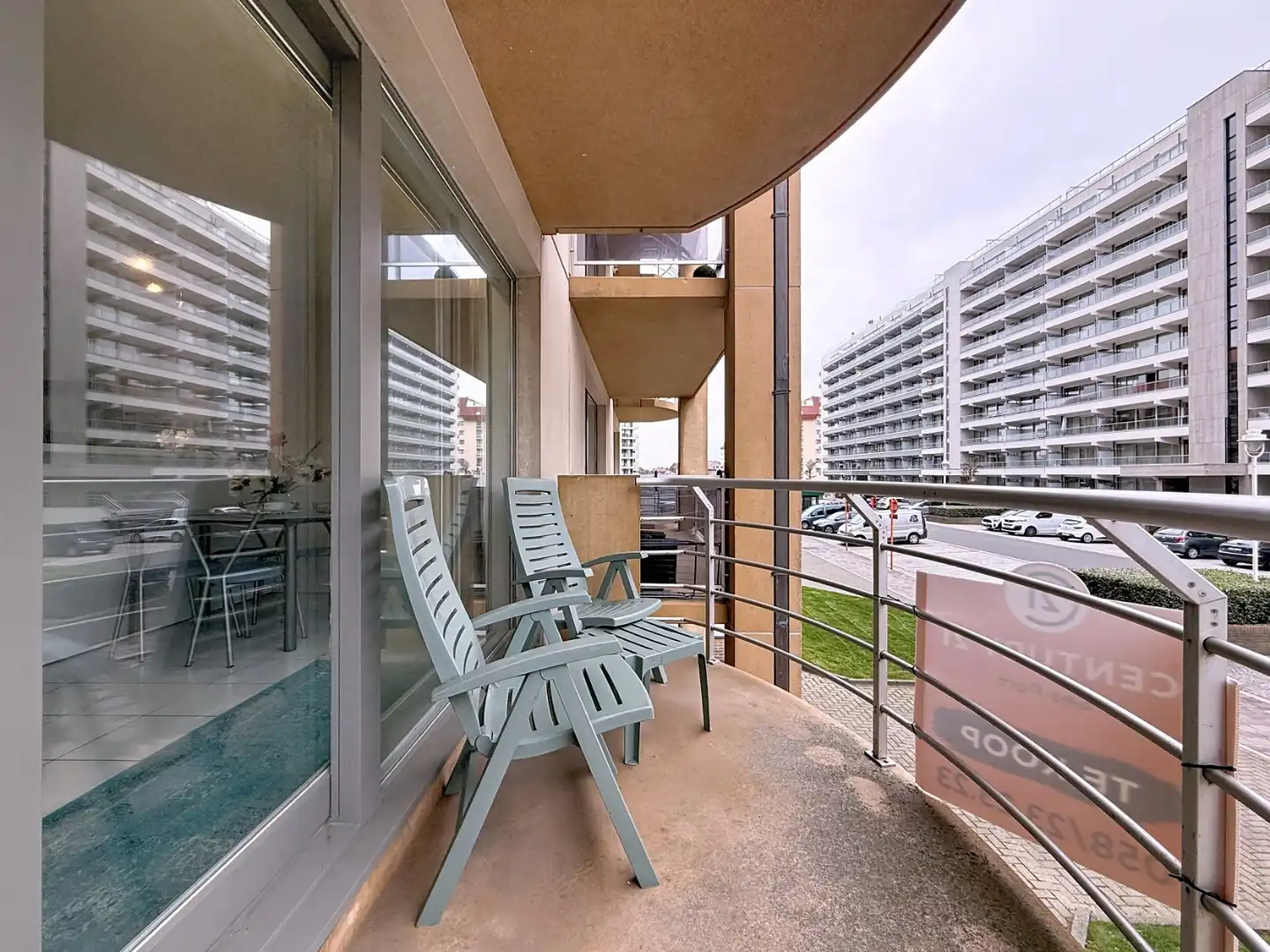 Ruime studio met aparte slaaphoek foto 7