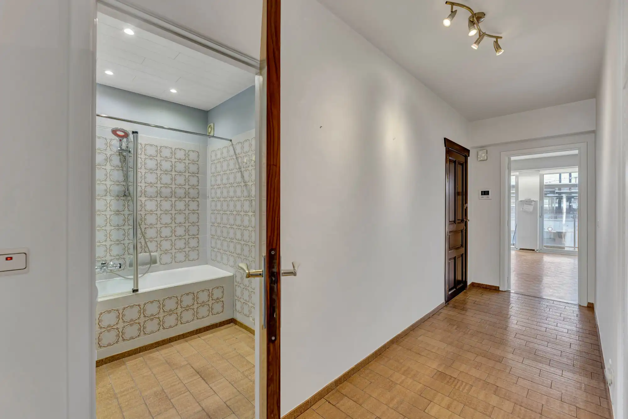 Ruim appartement aan het treinstation te Denderleeuw foto 14