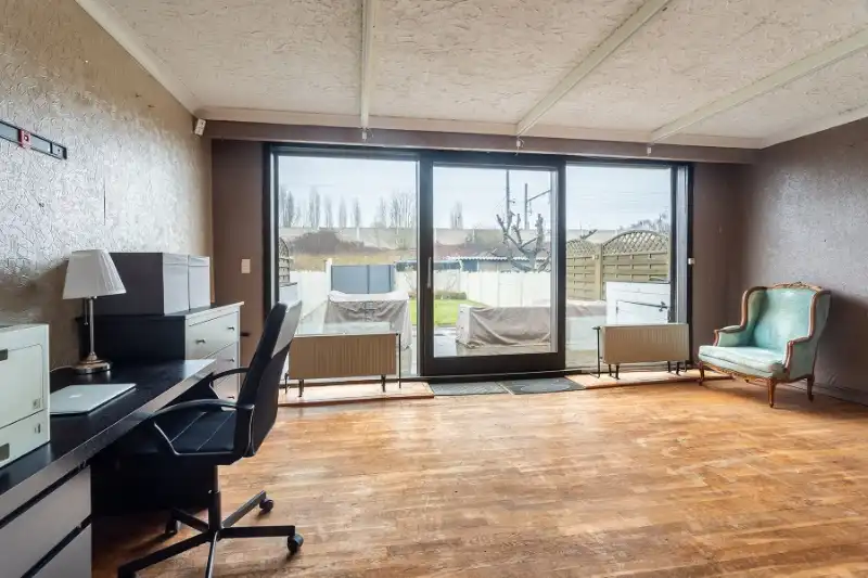 Ruime woning op toplocatie, mooie tuin, instapklaar! foto 6