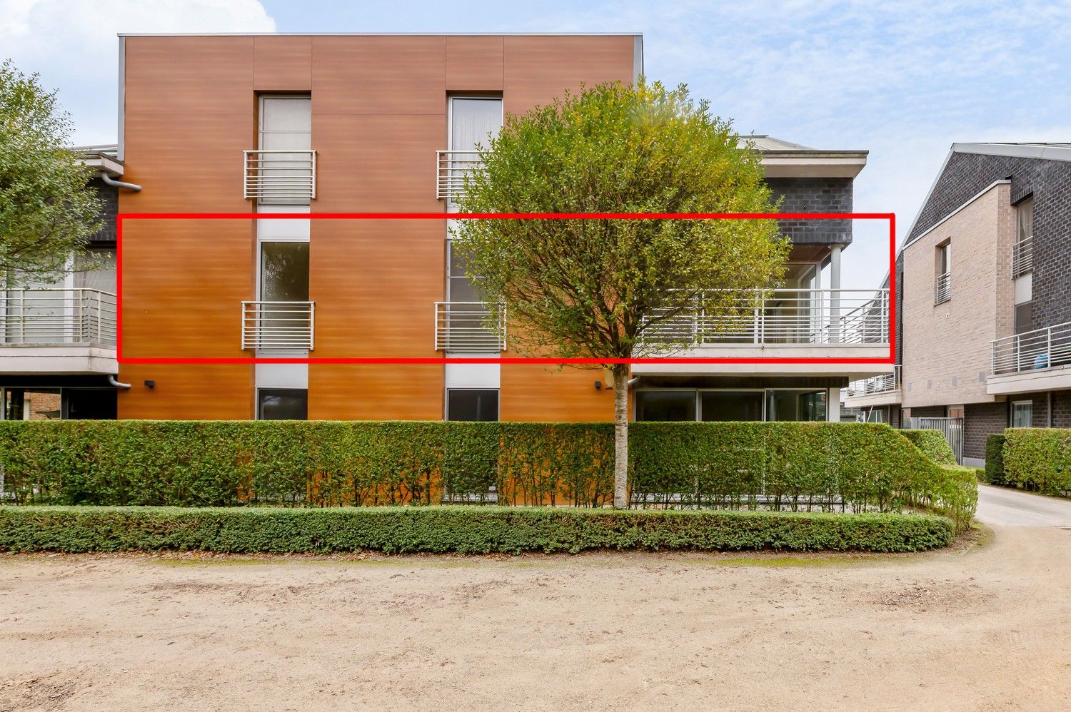 Instapklaar appartement met 2 slaapkamers en terras – centraal gelegen op de grens met Berlaar-Heikant. foto 2