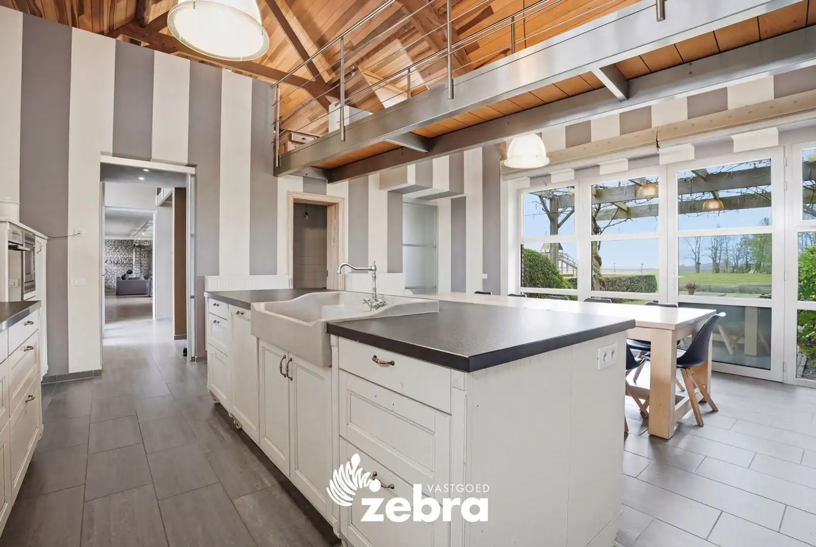 Ruime villa op een prachtig perceel van 11.110m² in groene omgeving! foto 18