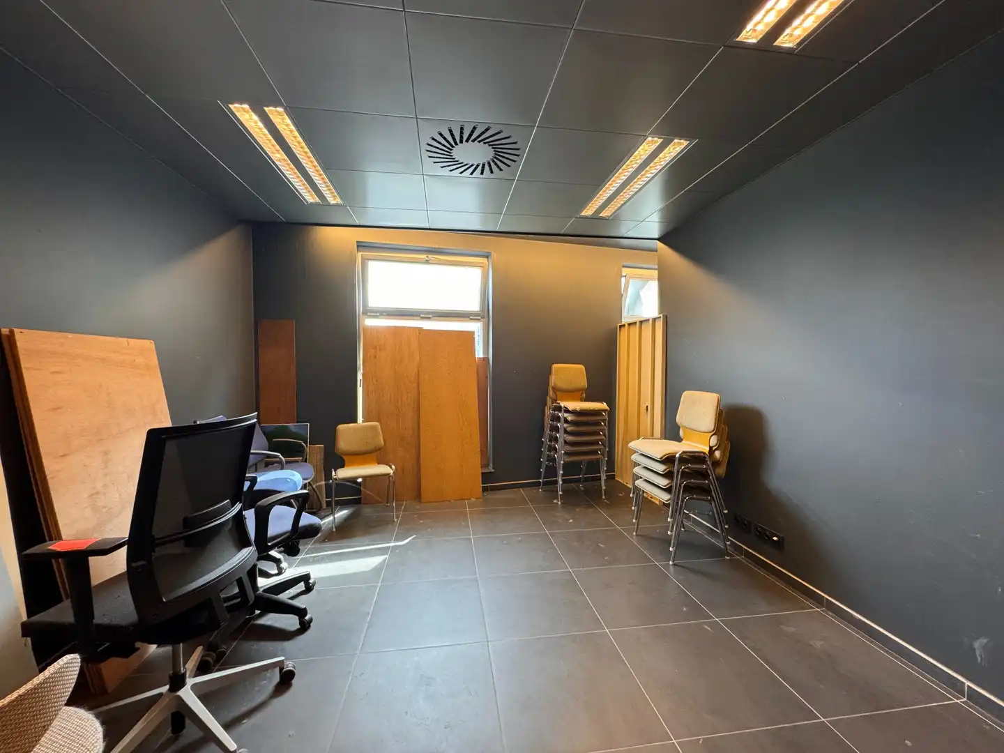 Kantoorruimte op toplocatie in het stadscentrum van Ieper foto 5