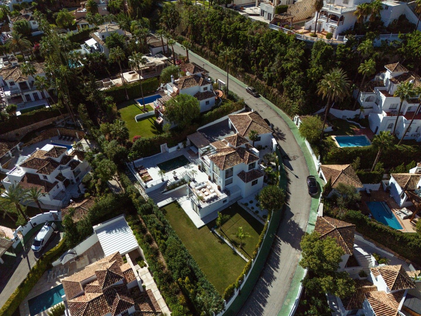 Opvallende hedendaagse villa in de golfvallei, Nueva Andalucia foto 26