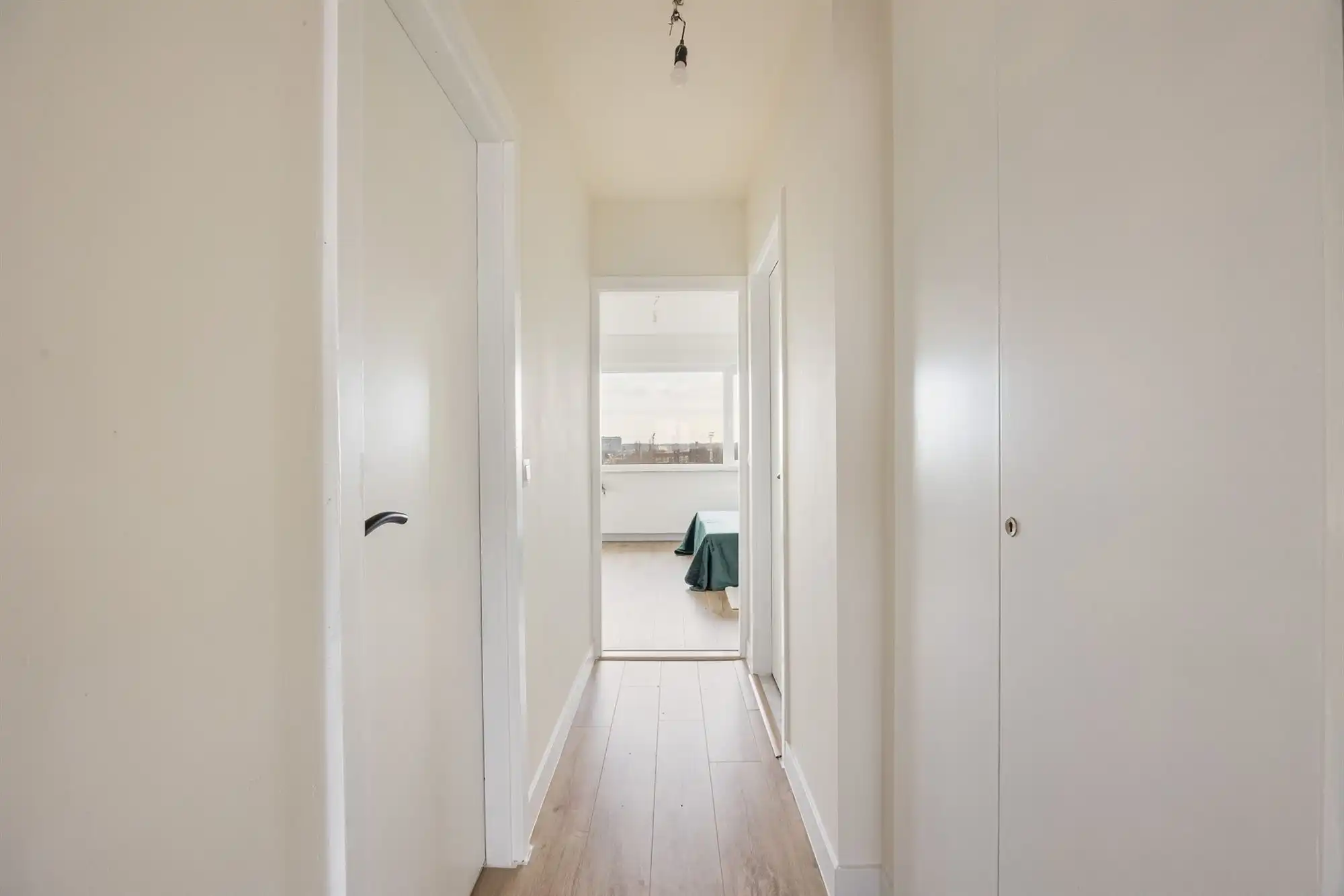 Gerenoveerd app. met 2 slpkmrs. en terras foto 7