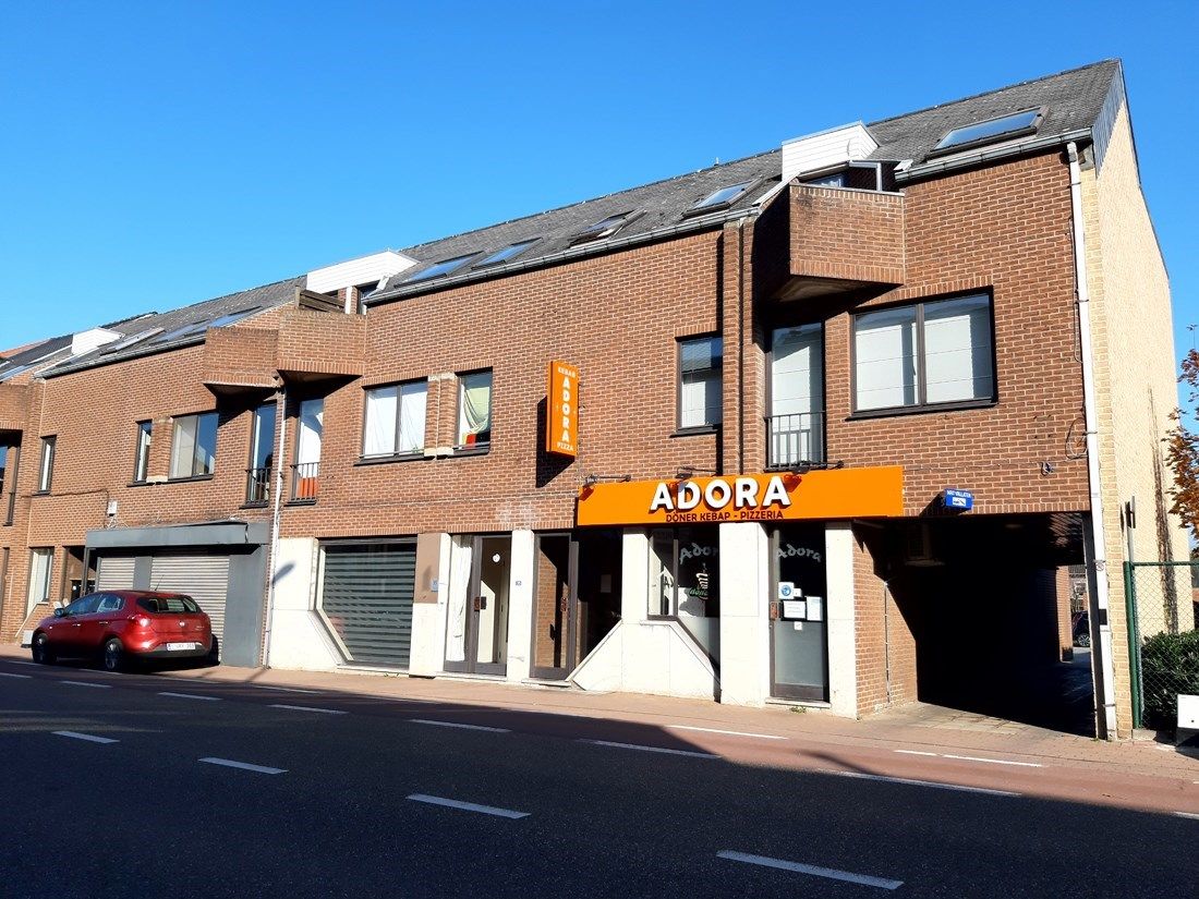 Gerenoveerd dakappartement MET GARAGE te Beverst foto {{pictureIndex}}