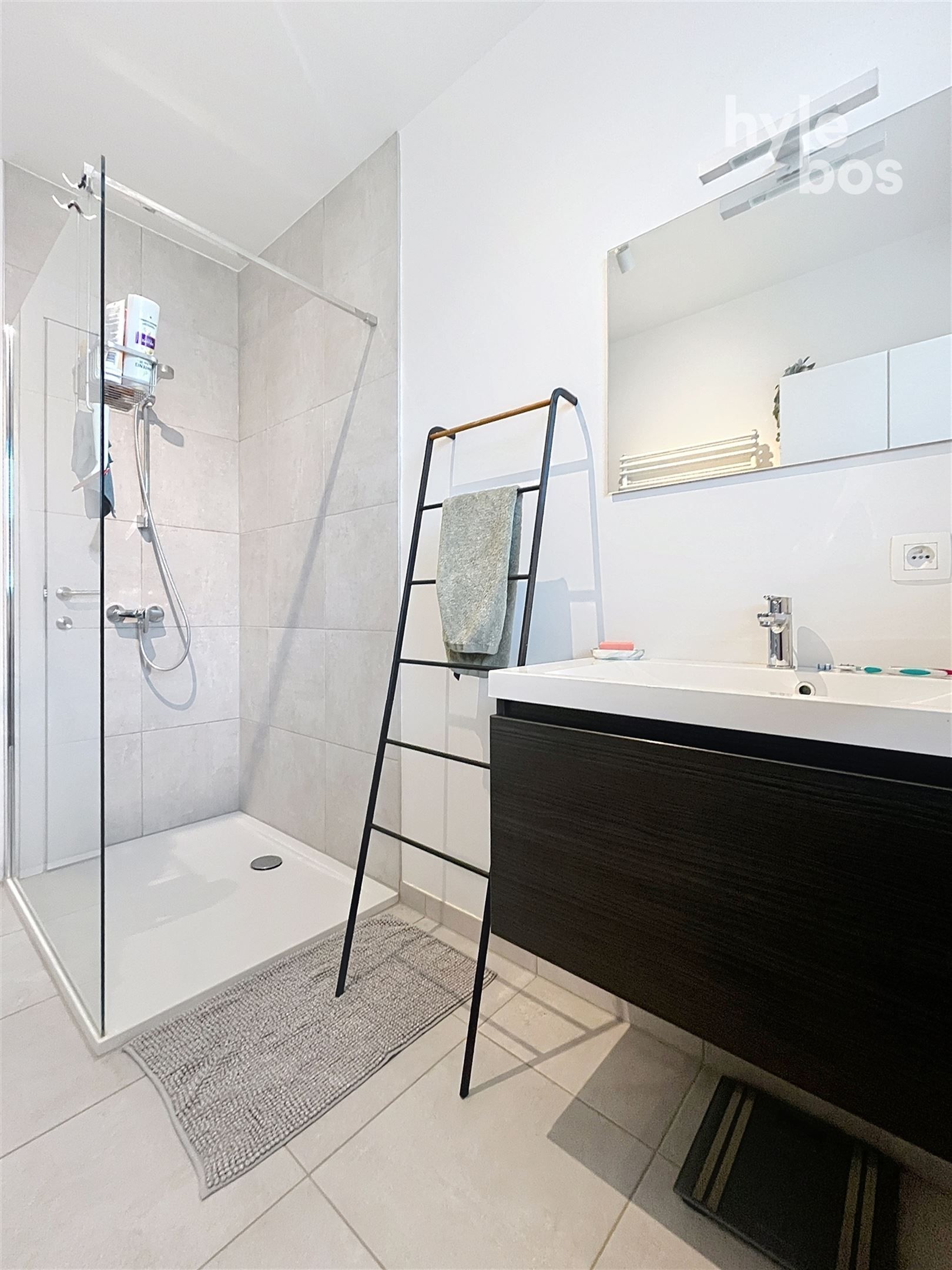 Lichtrijk, instapklaar appartement met autostaanplaats foto 14