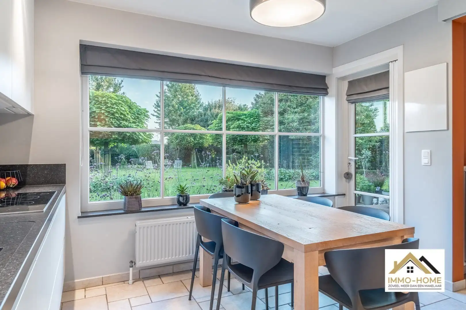 Prachtige woning met breed uitzicht op de tuin foto 5