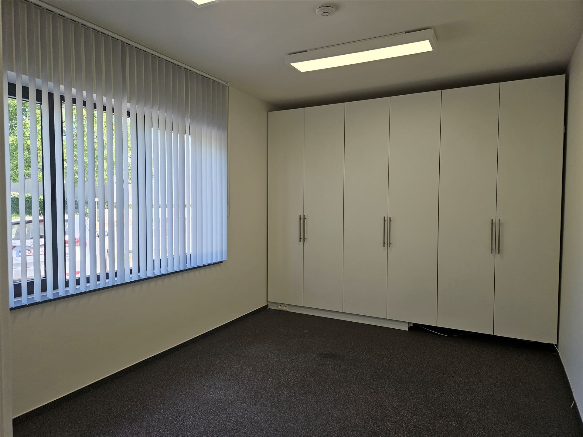 bedrijfsgebouw foto 12