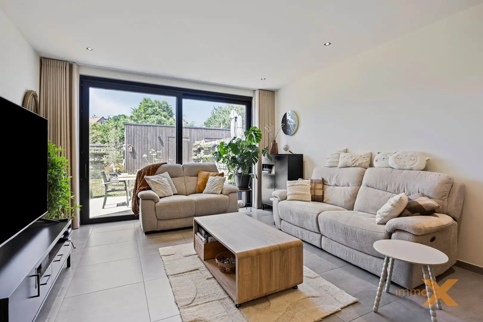 Charmante lichtrijke totaal gerenoveerde woning!! foto 10
