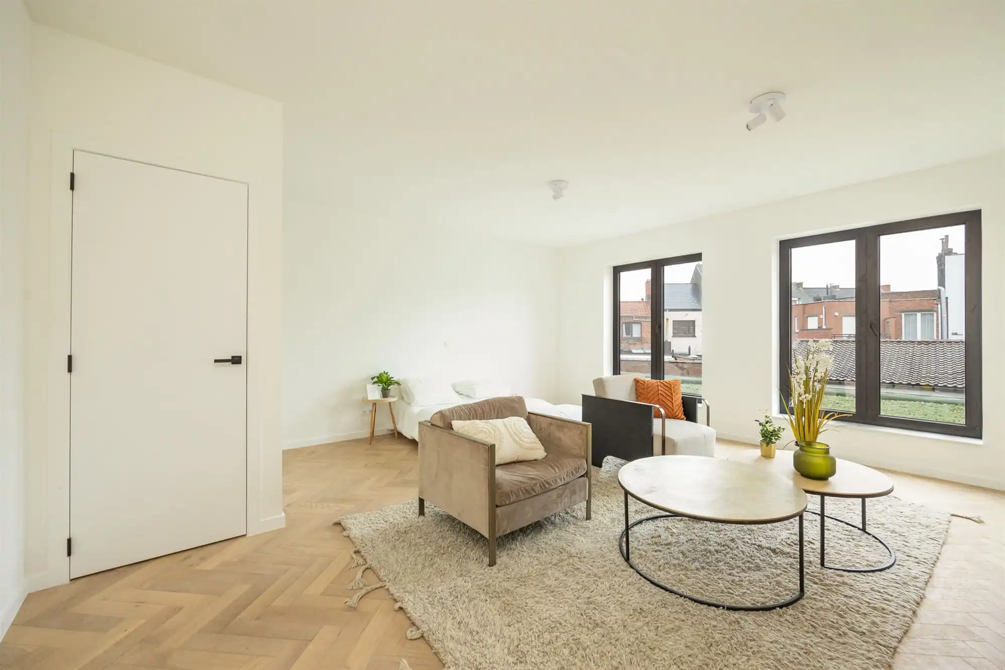Nieuwbouwwoning met vier slaapkamers en tuin foto 13
