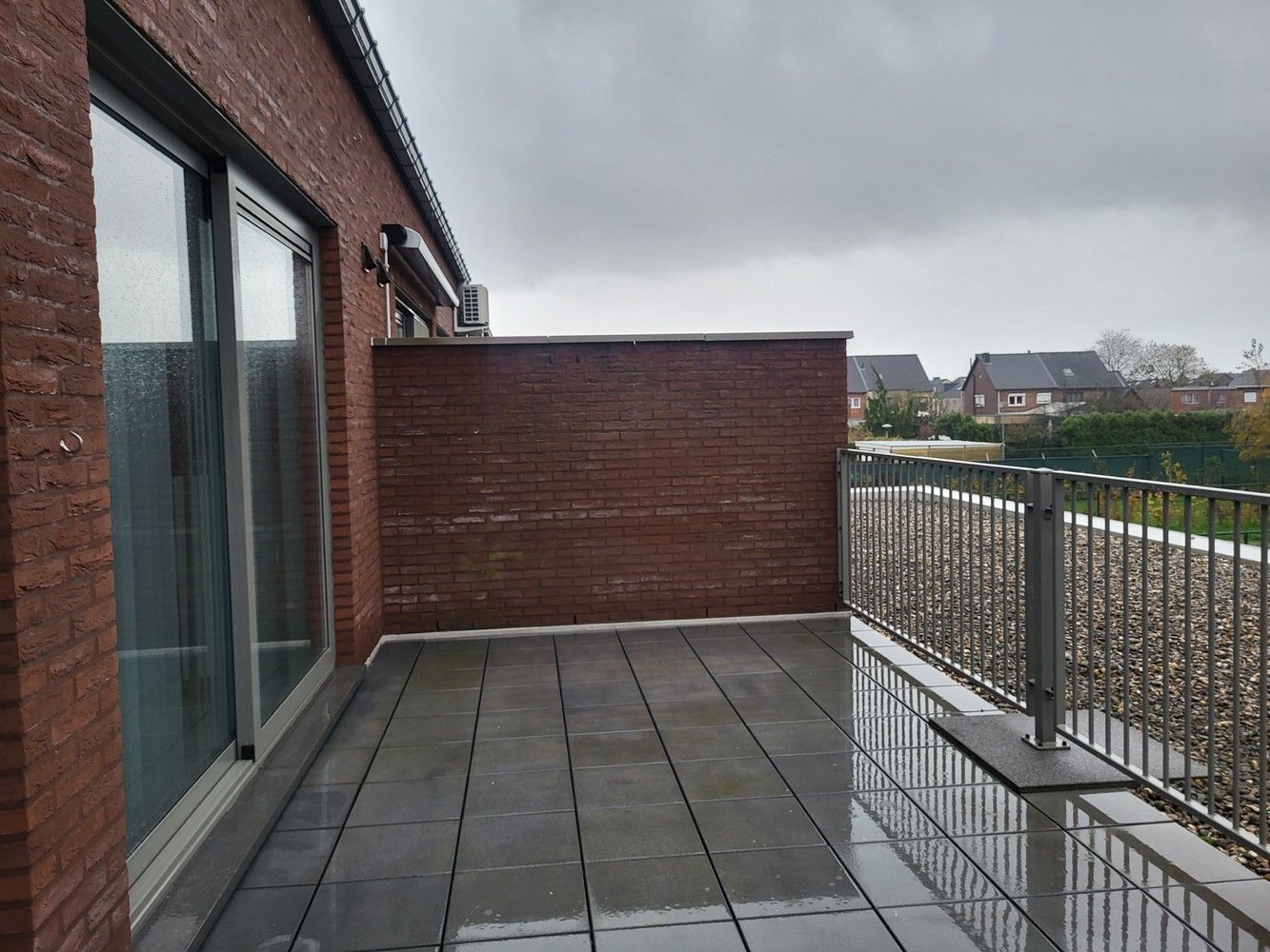 Ruim duplex appartement met 2 slk, groot terras en staanplaats in de kelder! foto 15