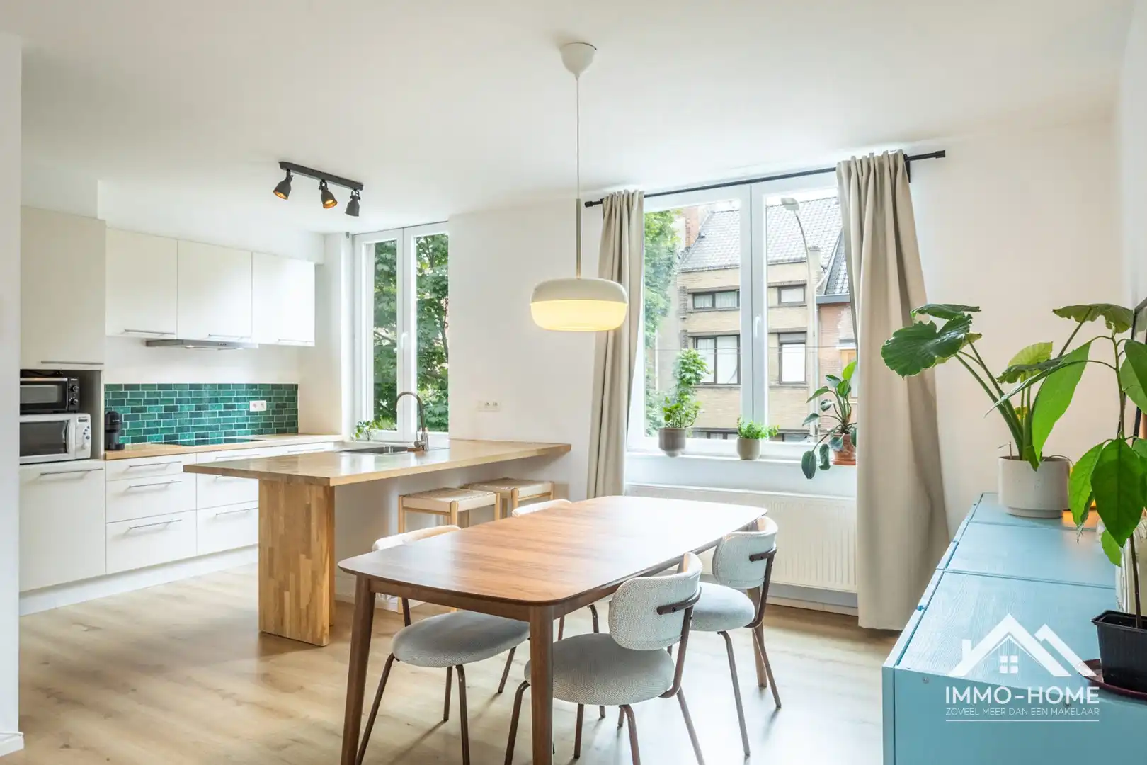 Opportuniteit ..reeds 2 gerenoveerde appartementen en in TOP staat!! foto 6