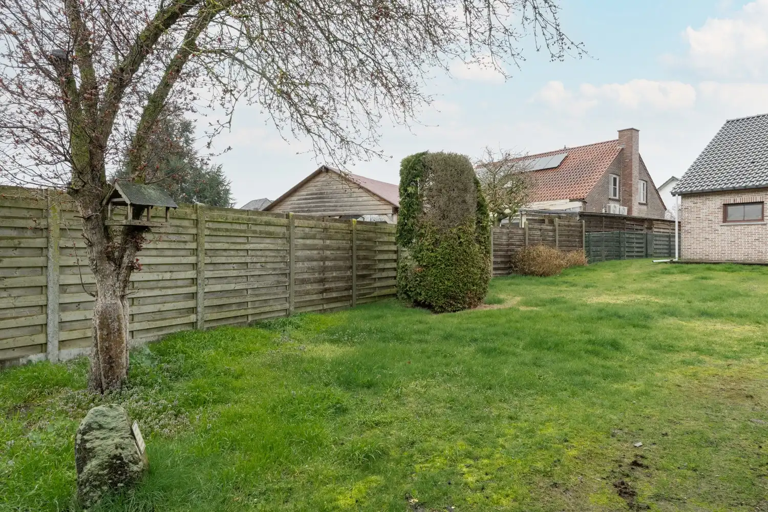 Mooie vrijstaande woning te koop vlakbij het centrum met 4 slaapkamers rustig gelegen op 10a10ca. foto 45