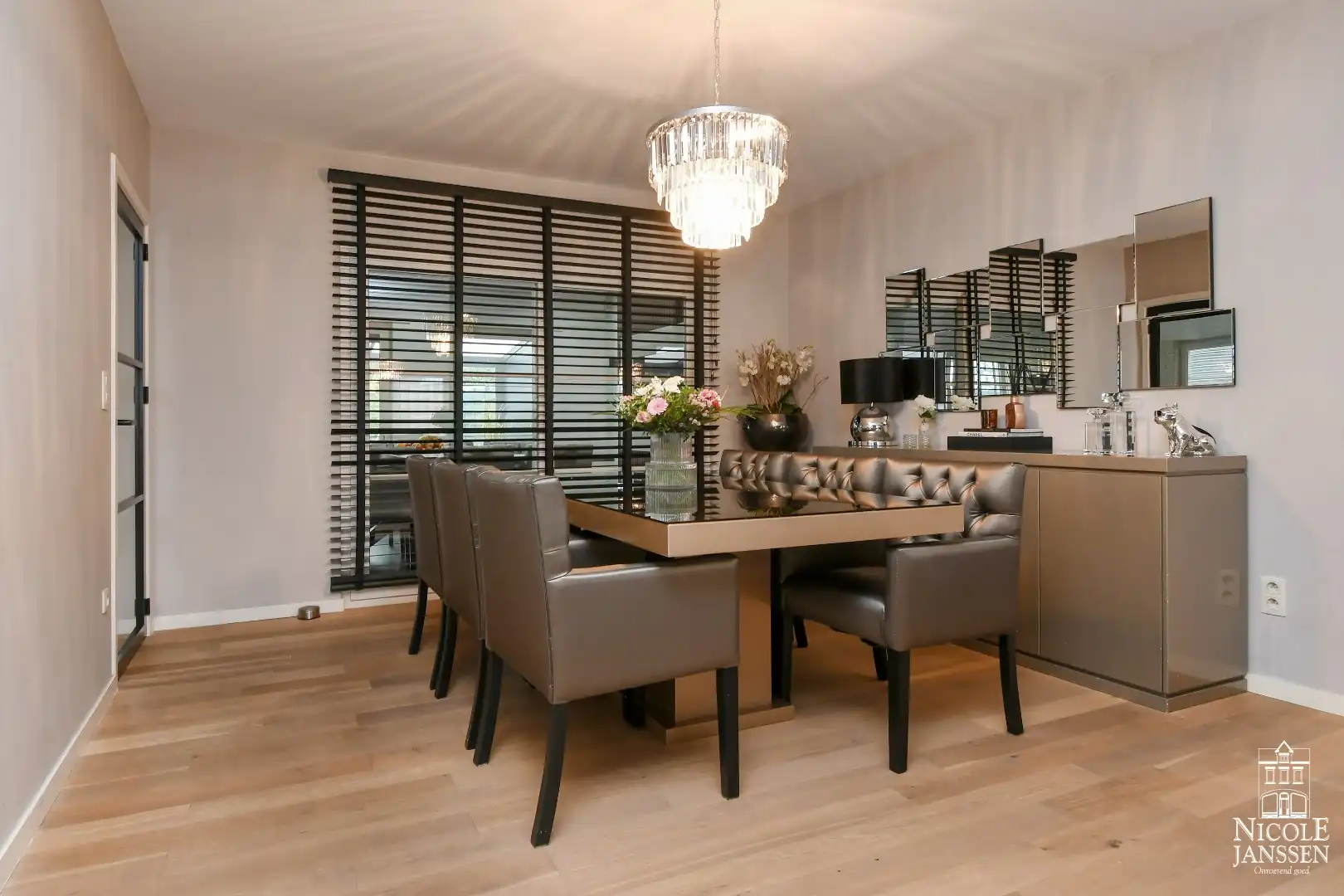 Ruime instapklare gezinswoning met tuin en grote kelder foto 6