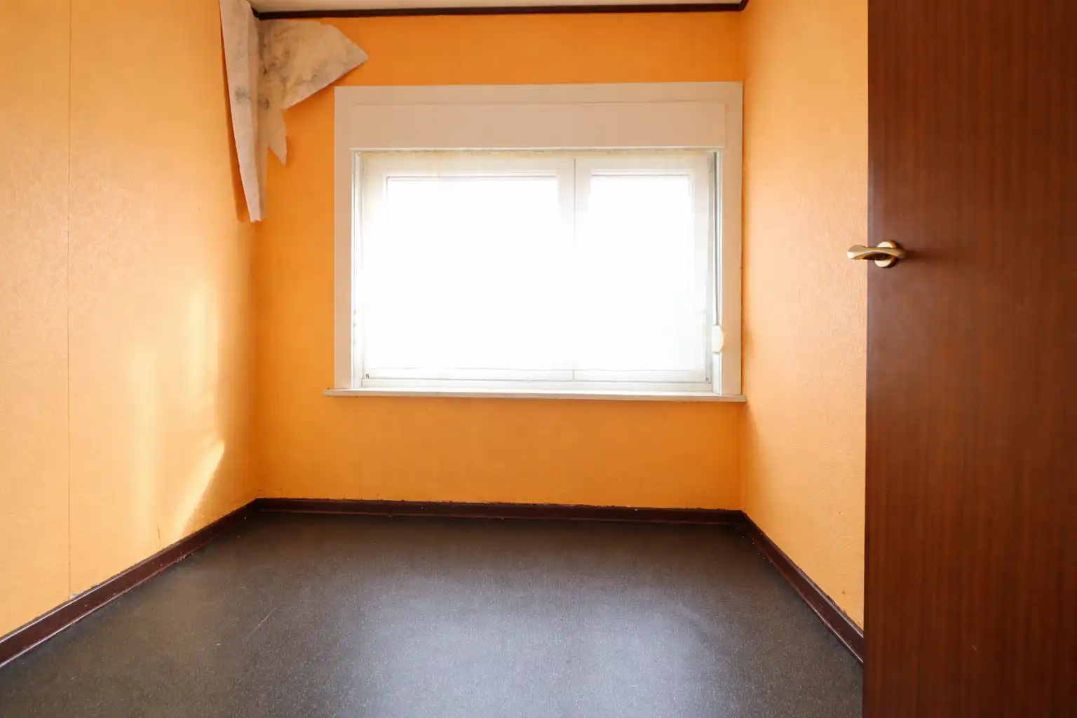 Te renoveren woning met 4 slaapkamers op wandelafstand van het centrum. foto 10