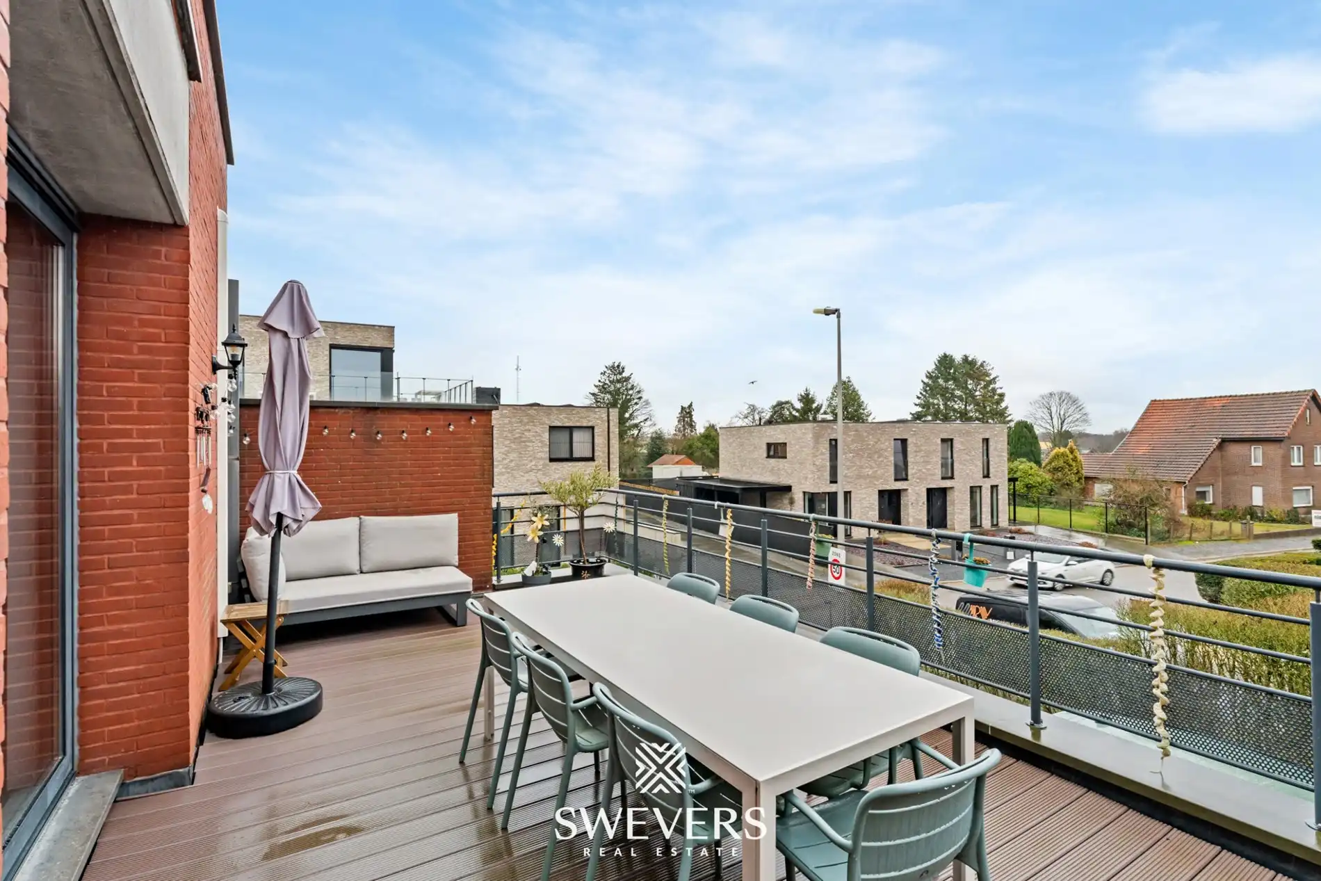 Zonnige bel-etage met dubbele garage en groot terras vlakbij het centrum van Heusden foto 7