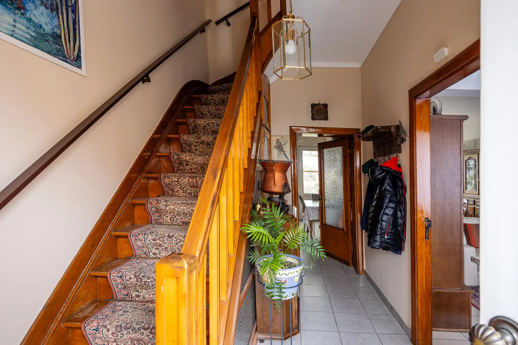 Gezinswoning met tuin, terras en garage foto 9