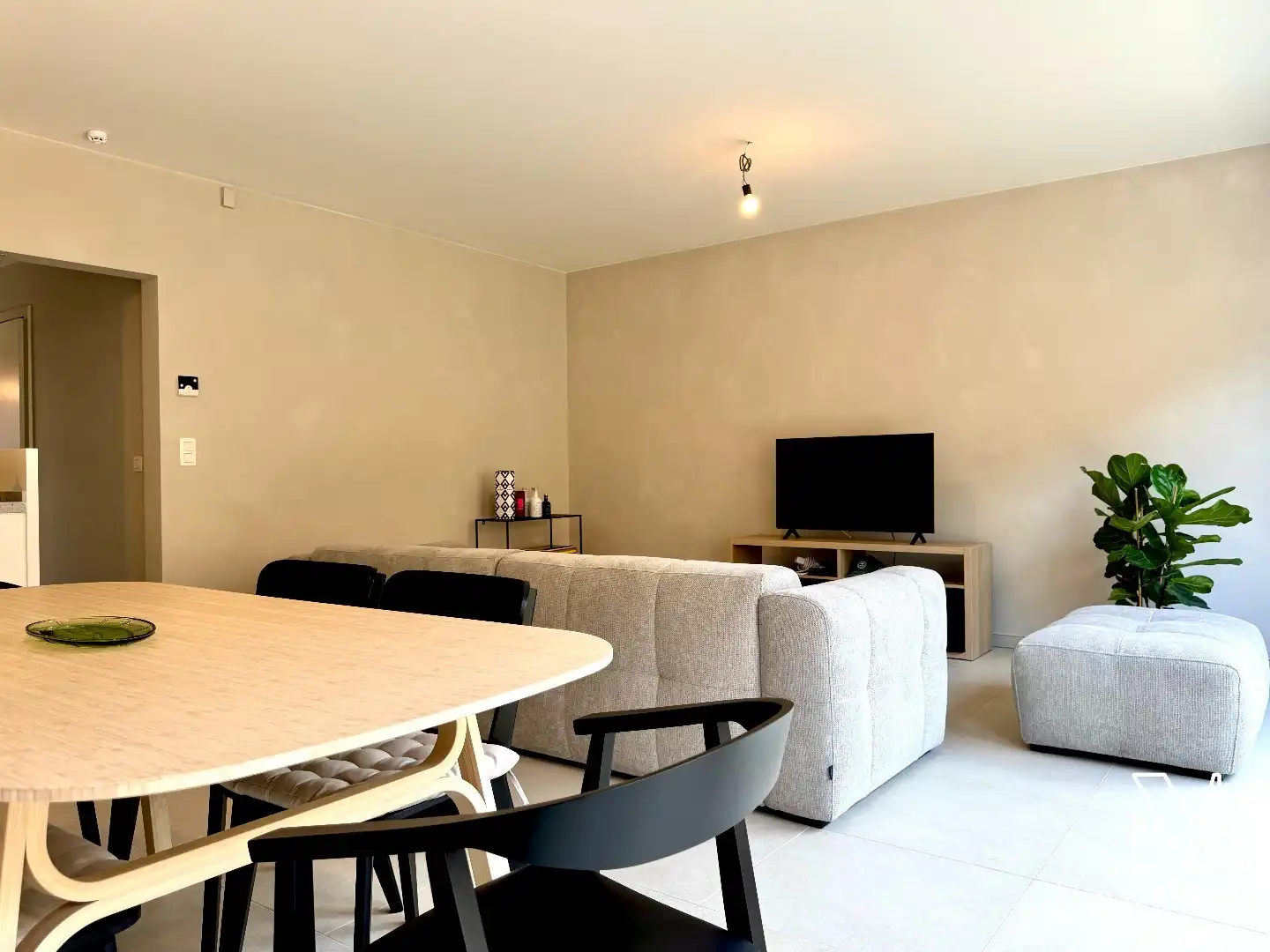 Instapklare nieuwbouwwoning met moderne afwerking en veel lichtinval foto 2