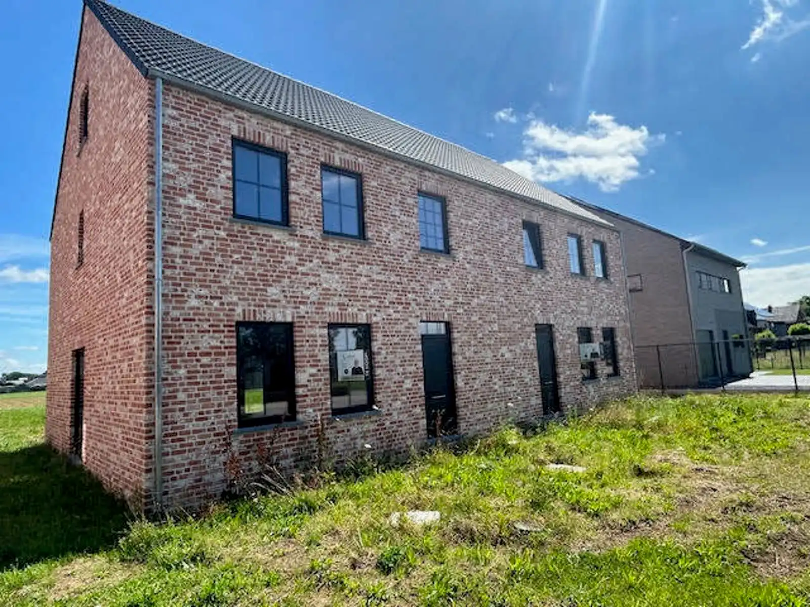 Sublieme 3 gevel woning - ruwbouw winddicht foto {{pictureIndex}}