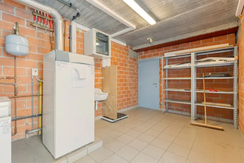 Polyvalente kantoorruimte met 3 slaapkamer appartement TE KOOP in Tielt! foto 16