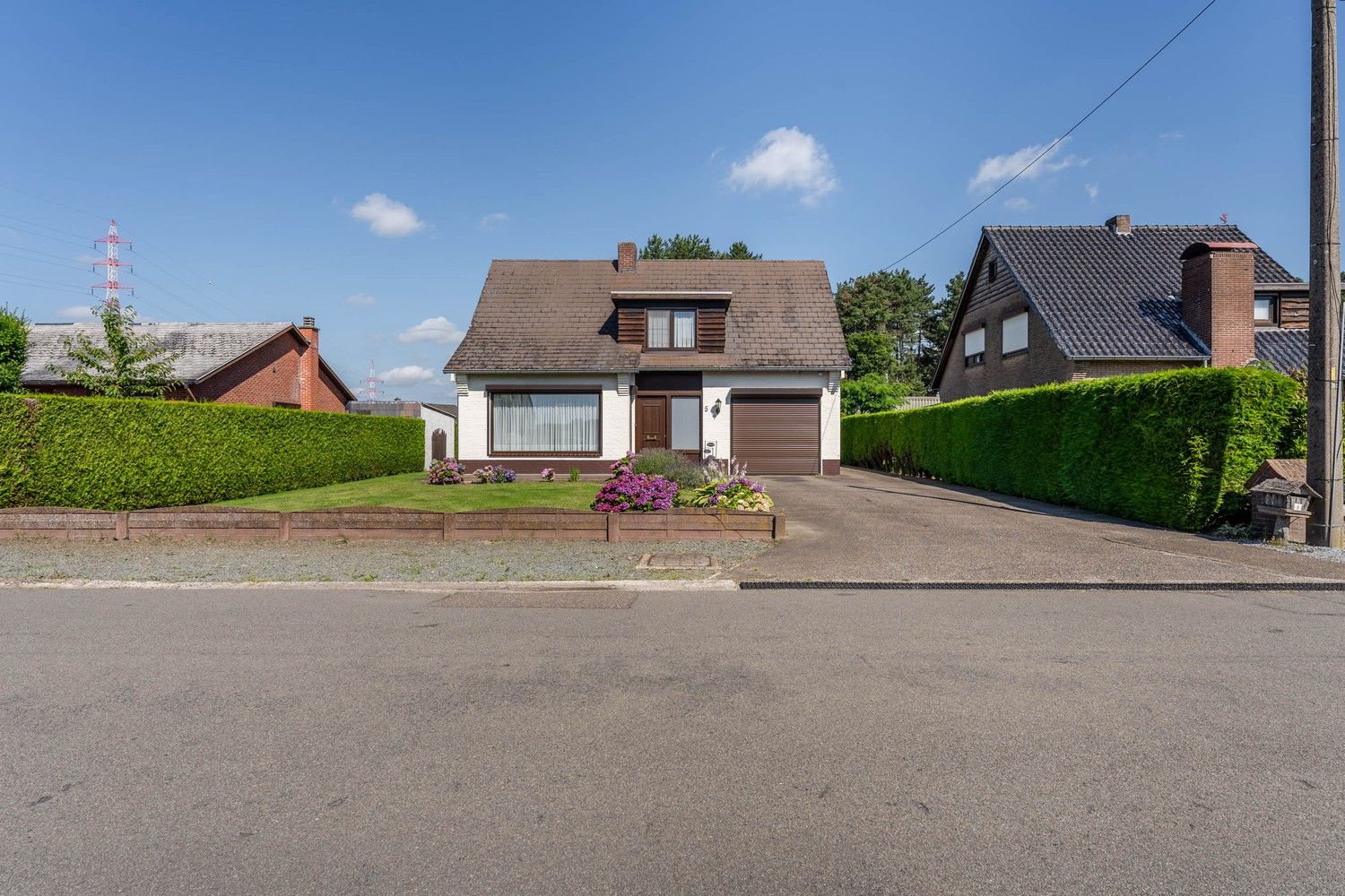 Hoofdfoto van de publicatie: Landelijk gelegen vrijstaande woning op 12a 38ca nabij de Nederlandse grens!