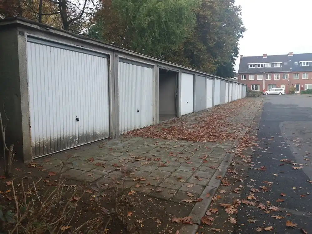 Garage te huur Leerwijk 3 - 2030 ANTWERPEN