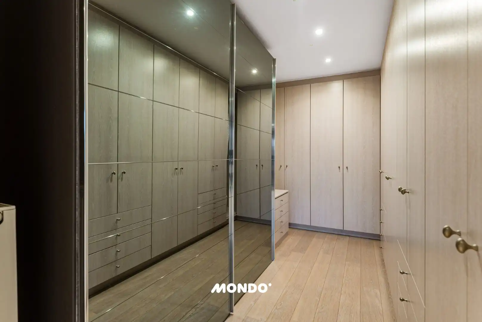 Gelijkvloers appartement met ruim terras en garage in Reet foto 12