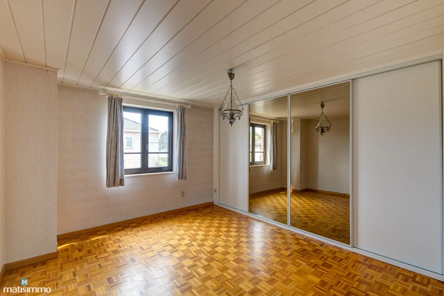 ZEER RUIME GEZINSWONING MET 4 SLAAPKAMERS, GARAGE EN TUIN TE BILZEN foto 22