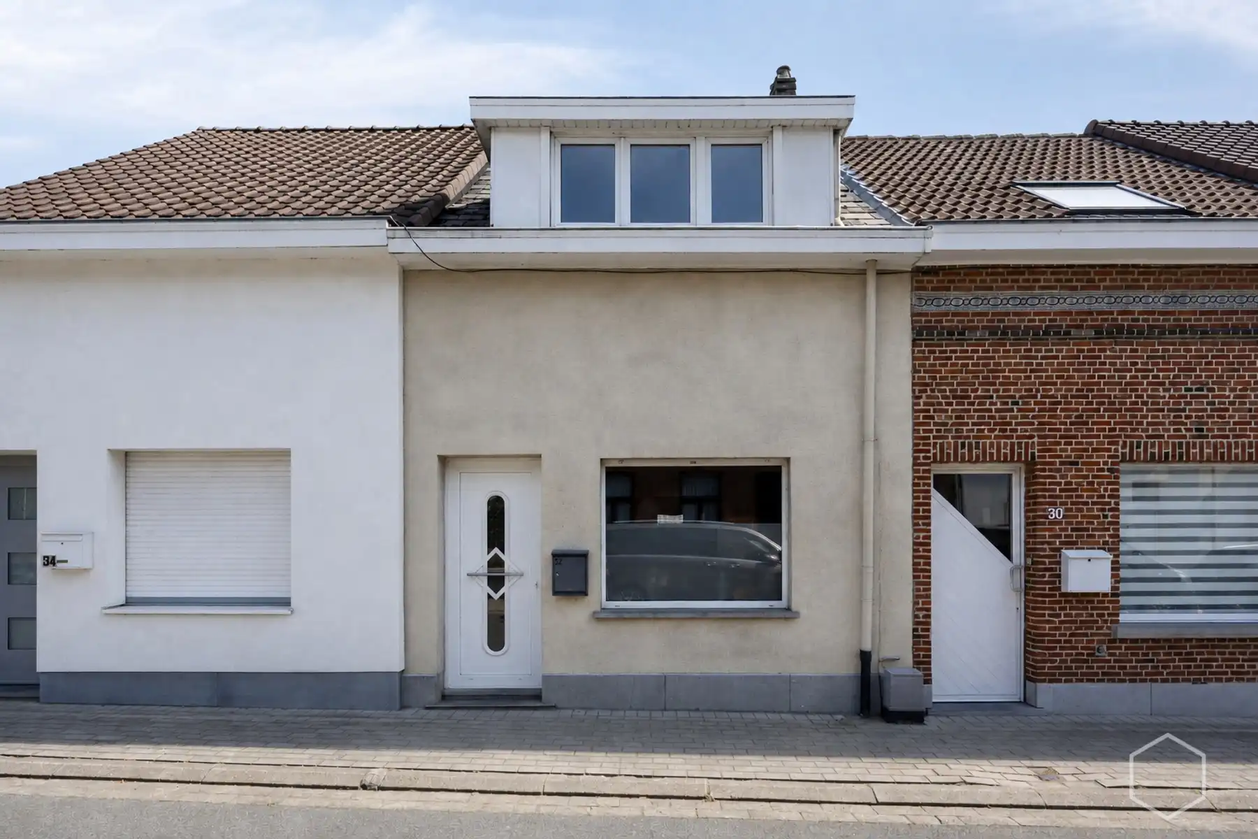 Gezellige stadswoning met 2 slaapkamers en parking achteraan foto {{pictureIndex}}