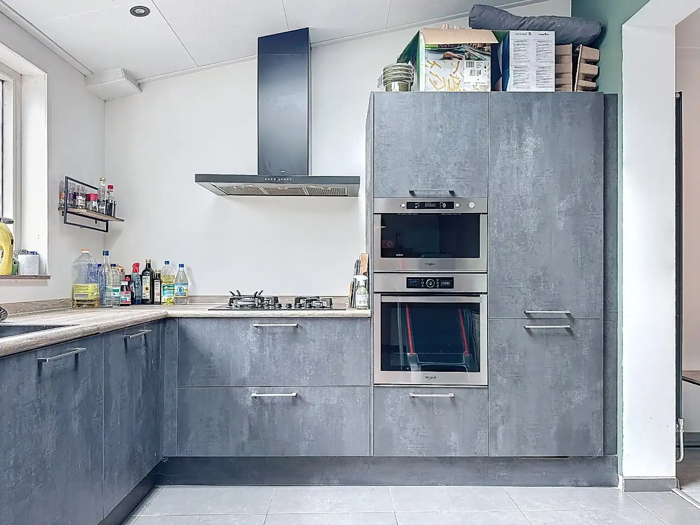 Gerenoveerde half vrijstaande woning met royale tuin en dubbele garage. foto 18