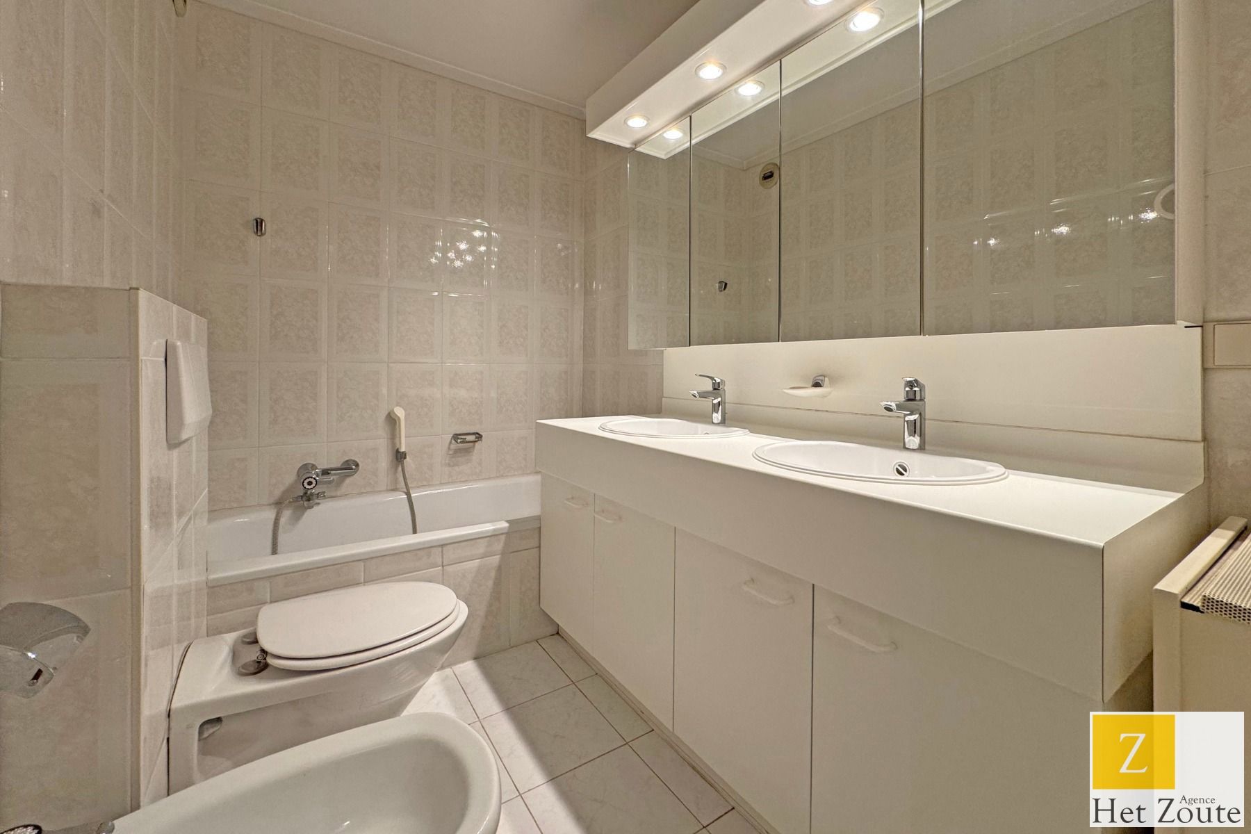 Te renoveren appartement op enkele passen van de Zeedijk foto 9