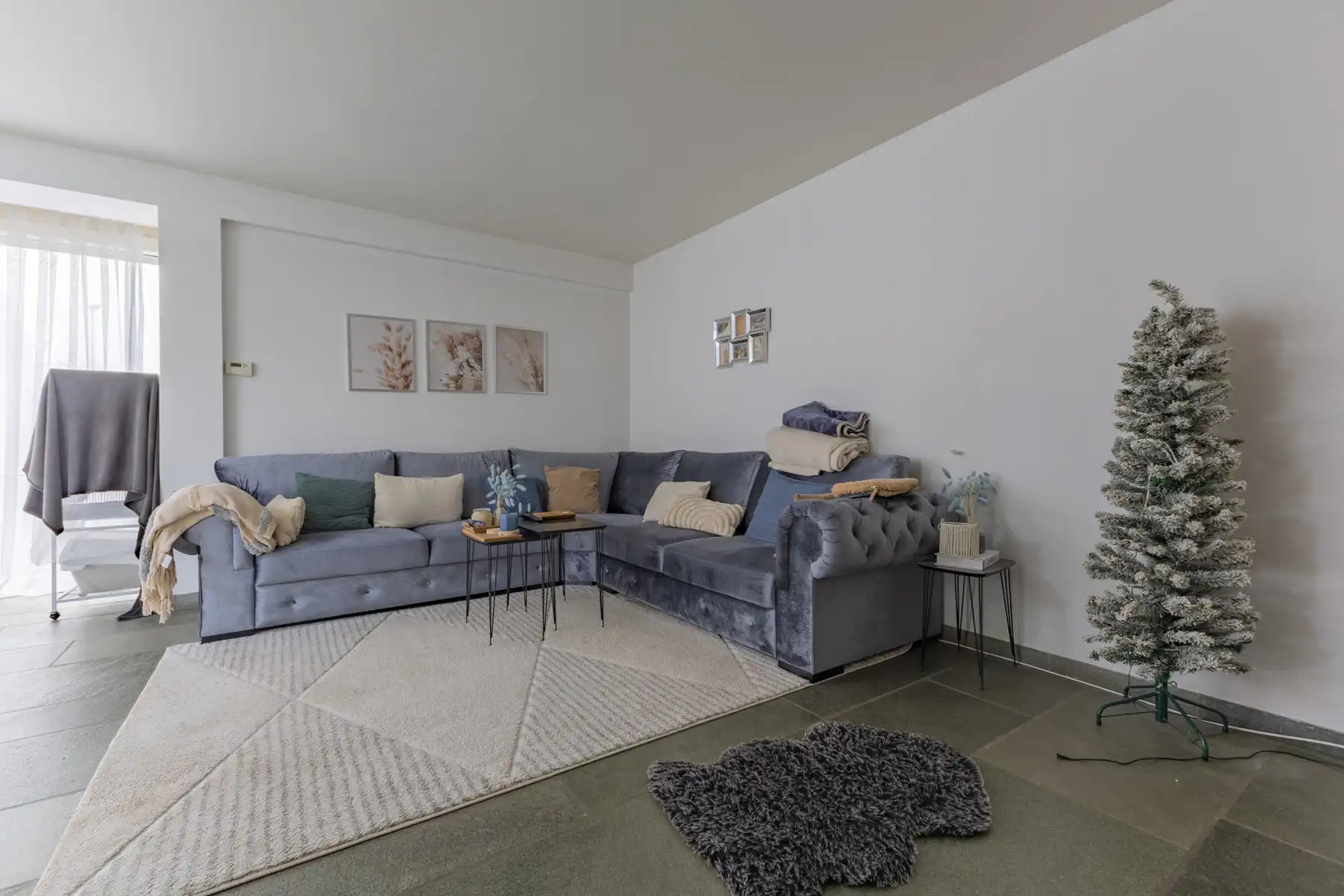 Opbrengsteigendom met 4 wooneenheden en 2 garages foto 5