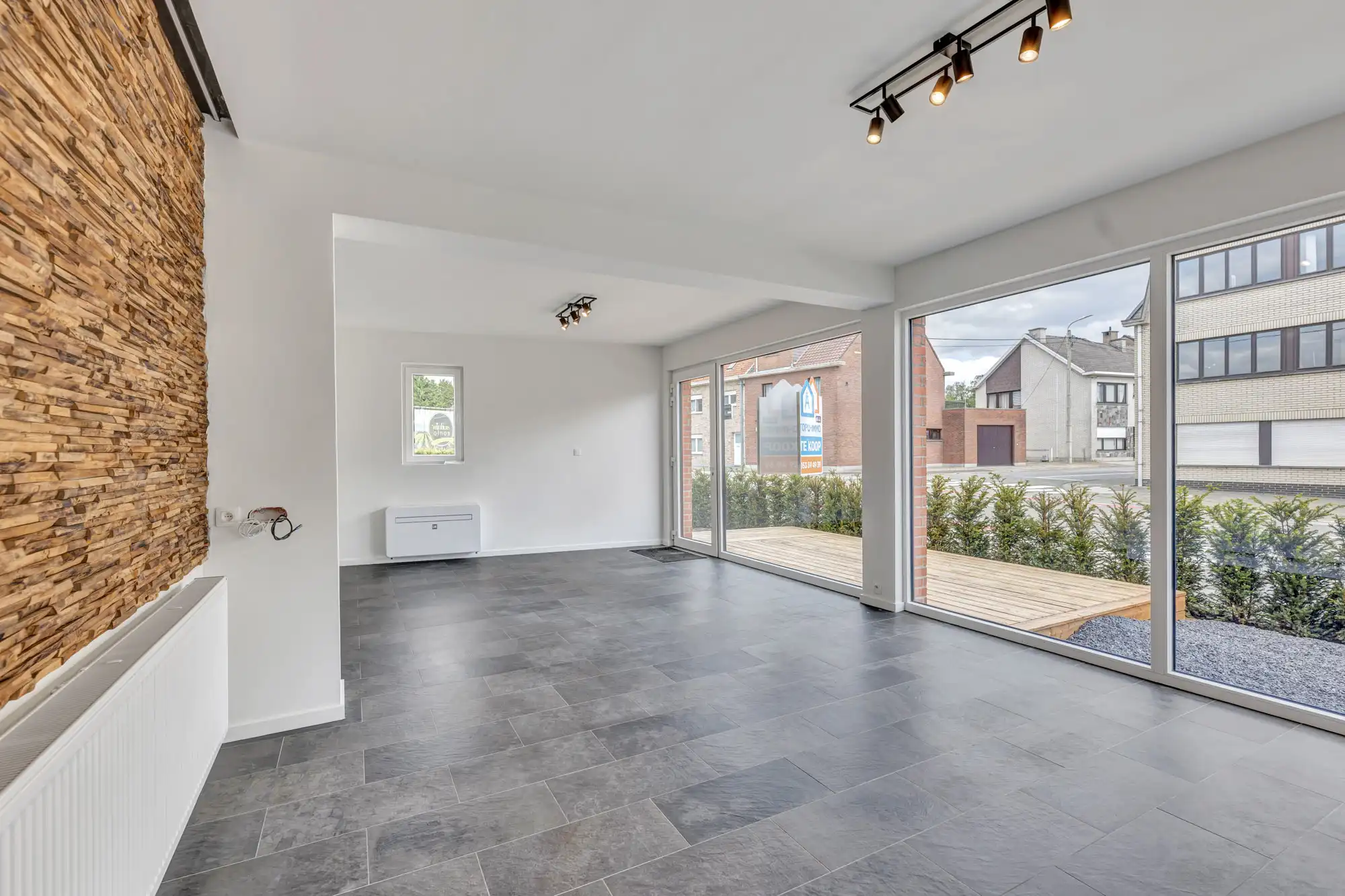 Volledig gerenoveerd appartement met 2 slpks en ruim terras foto 7
