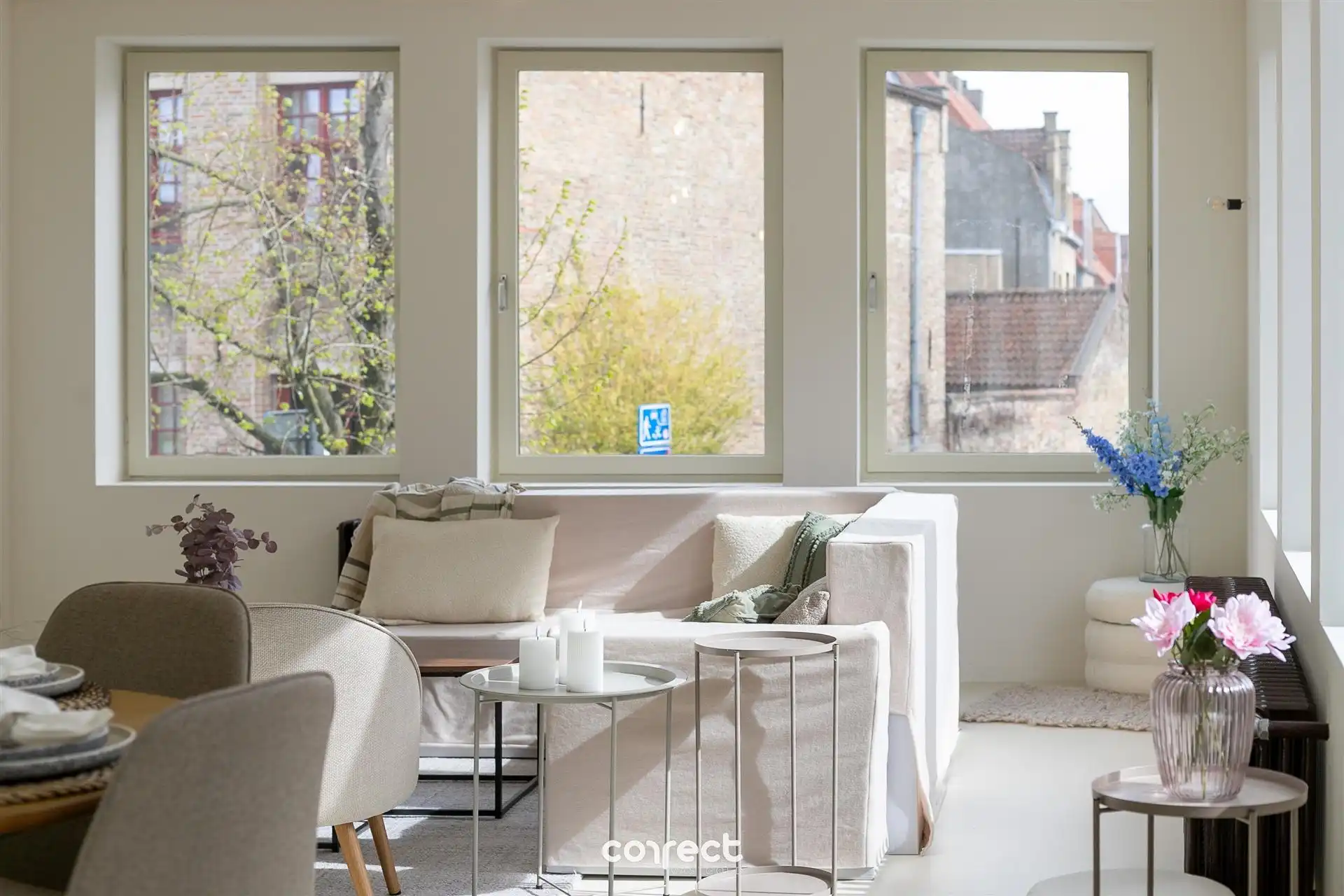 Volledig vernieuwde hoekwoning. foto 3